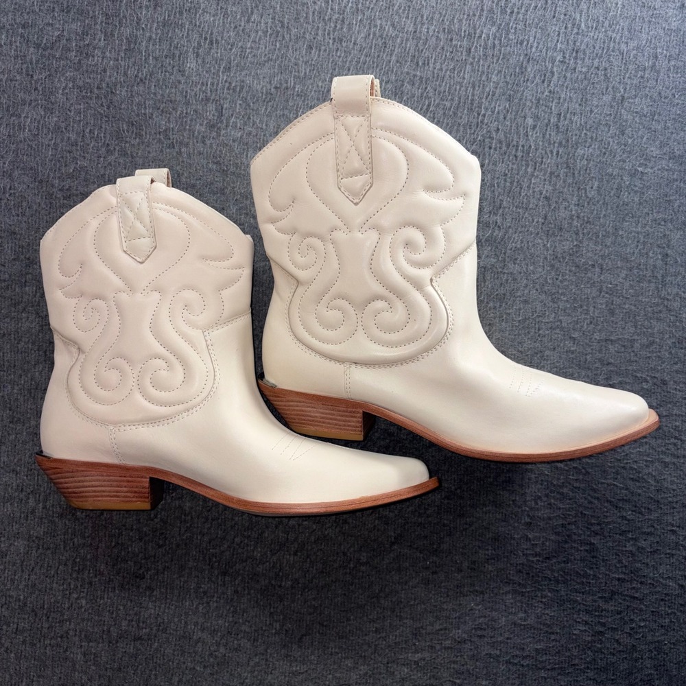 Schutz Cream Leather Western Ankle Boots Pointed Toe Cuban Heel Size 9B